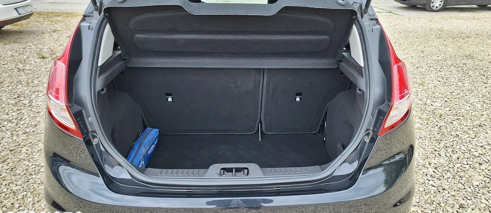 Ford Fiesta cena 31000 przebieg: 145947, rok produkcji 2015 z Jaworzno małe 562